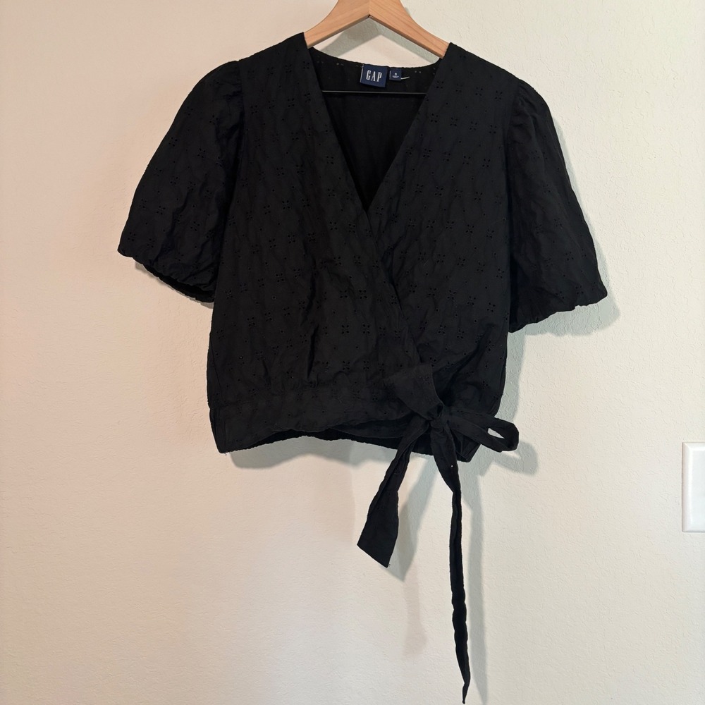 Gap Blouse Eyelet Wrap Small 100% Cotton Black Cottagecore Boho Puff Sleeve